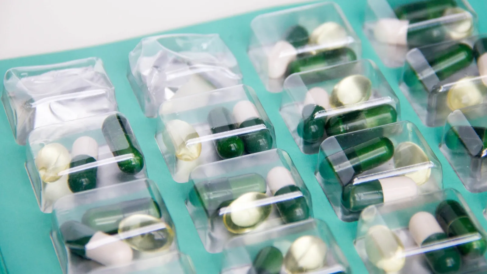 Mycoplasma genitalium behandeling: waarom azitromycine vaker faalt